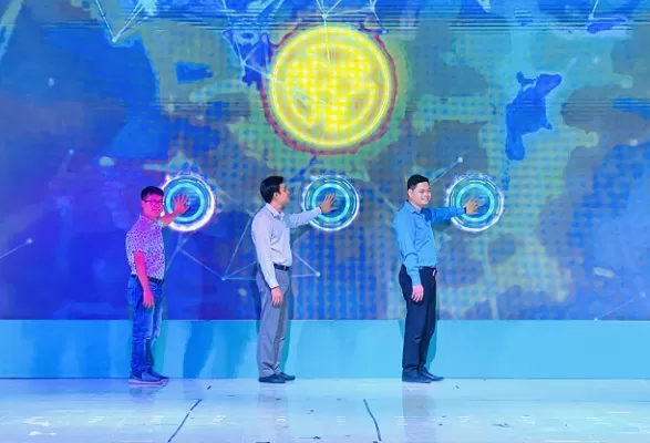 Dùng Thiết Bị Bay Không Người Lái Để Làm Nông Nghiệp